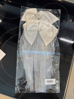 12th Tribe White Satin Bow Hair Clip with Tulle Veil